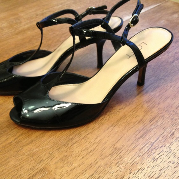 LOFT Footwear