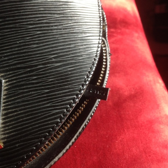 SOLD ...LV  M51127 - Picture 2 of 4