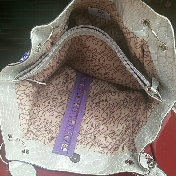 SOLD..Rosetti floral handbag - Picture 3 of 4