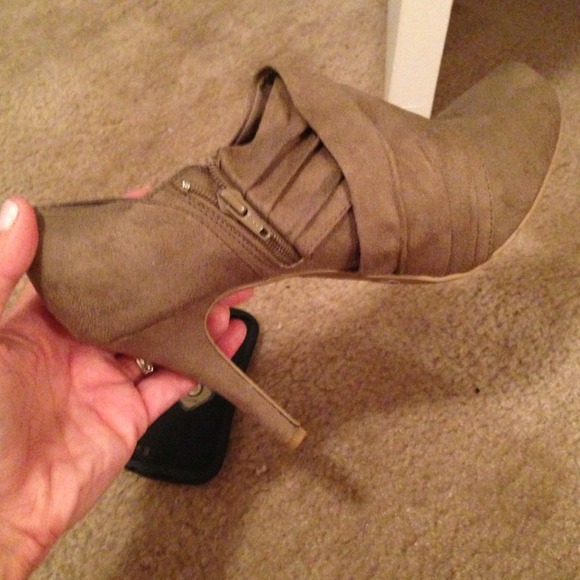 👠👠👠👠👠👠 - Picture 2 of 3