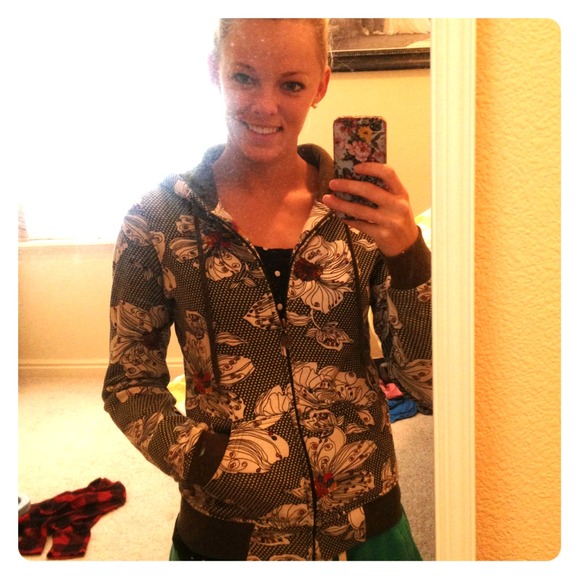 **BUnDLED**Green patterned hoodie