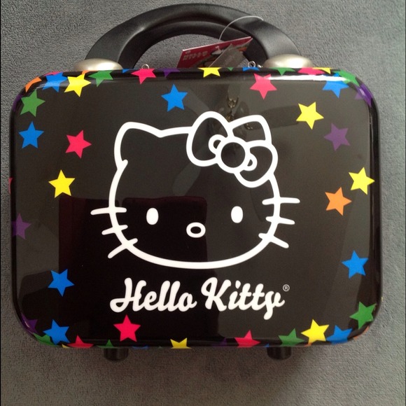 ***SOLD***HELLO KITTY TRAIN CASE
