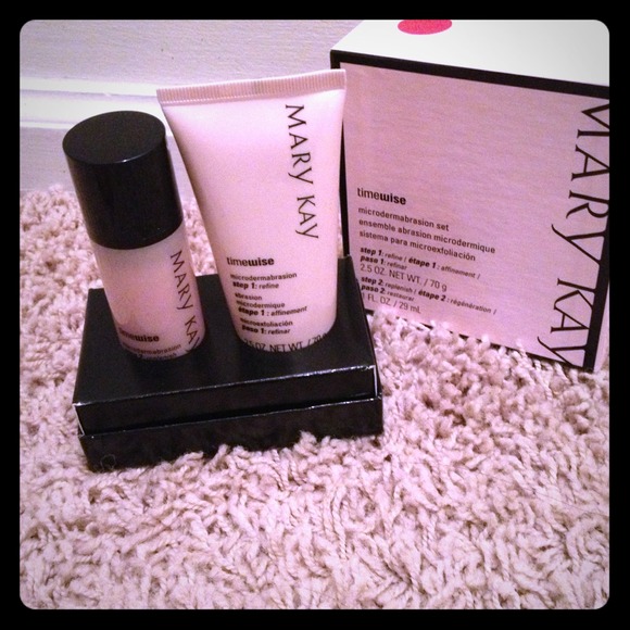 REDUCED! NWT Mary Kay Microdermabrasion Kit