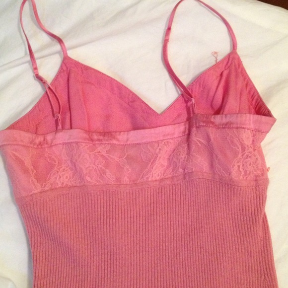 Pink spaghetti strap shirt - Picture 3 of 3