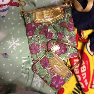 Coach swing bag with matching wristlet (20 more)