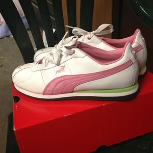 *SOLD!! Puma sneakers