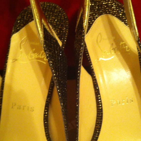 🎉hosts pick🎉Christian Louboutin's Black/Gold - Picture 4 of 4