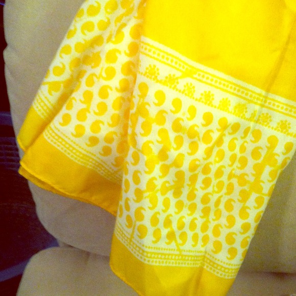 ❌❌SOLD❌❌⭐Summer scarf!! ☀☀ Esteē Lauder.⭐