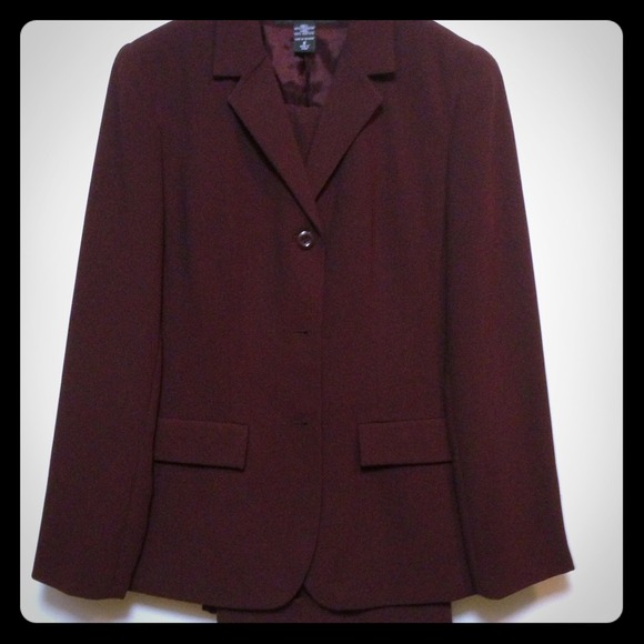 Women's 2 pc professional suit