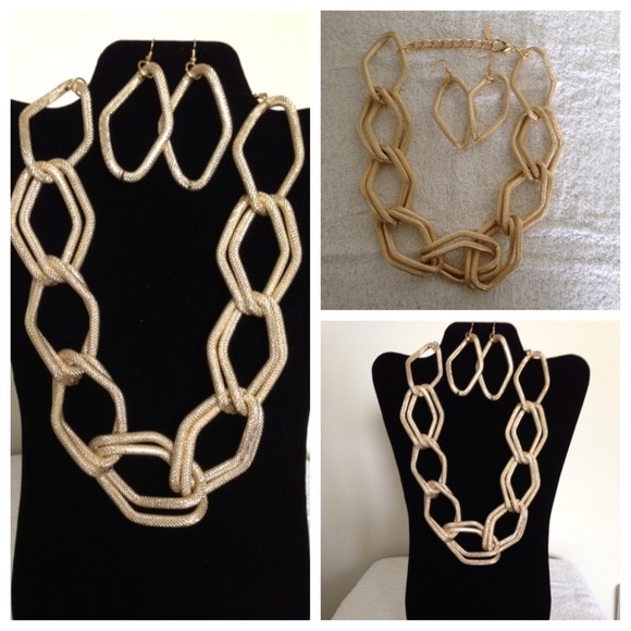 Diamond Shape Link Necklace w/Earrings