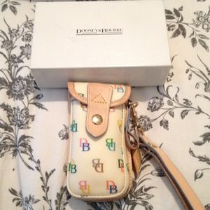 AUTHENTIC Dooney & Bourke Cell Phone Wristlet