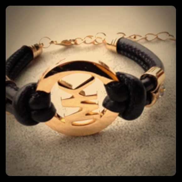 ⛔SOLD⛔MK Leather Charming Bracelet. Via PP - Picture 1 of 1