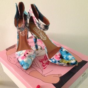 *REDUCED* Brand new Jeffrey Campbell pumps