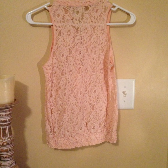 ๐HOST PICK๐Baby pink lace top. - Picture 3 of 4
