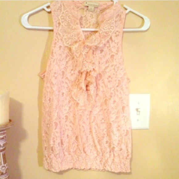 ๐HOST PICK๐Baby pink lace top. - Picture 4 of 4