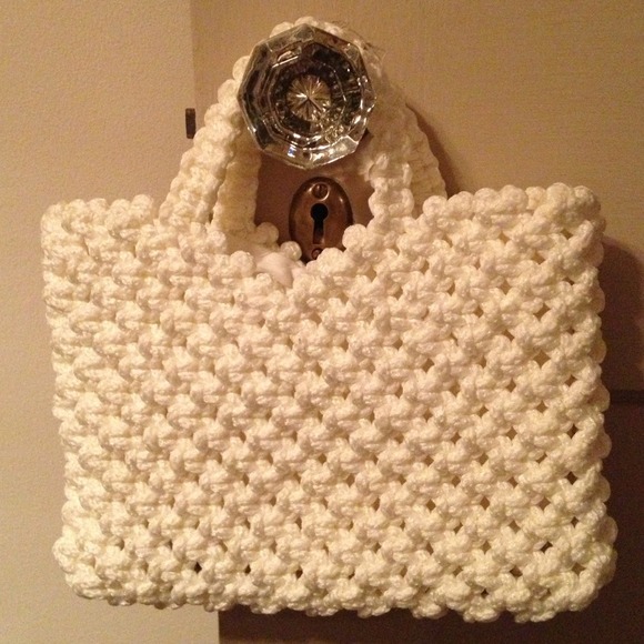 $$$SOLD in bundle! Casual woven white handbag!