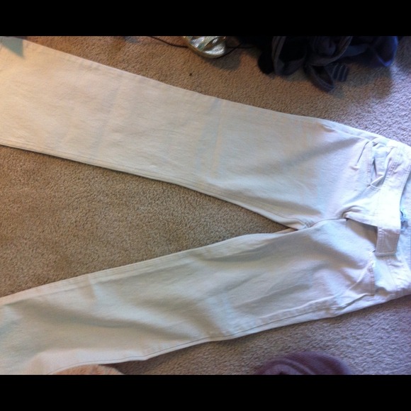 Black house white market jeans