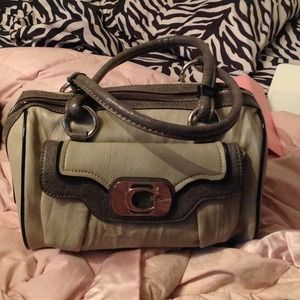 Guess bag nwt