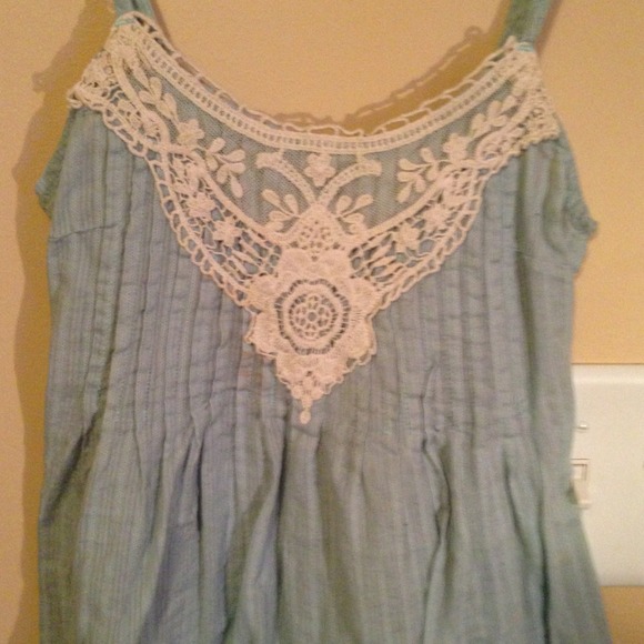 Teal tank - Picture 2 of 3