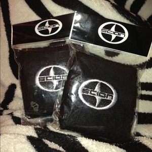 %Scion arm bands
