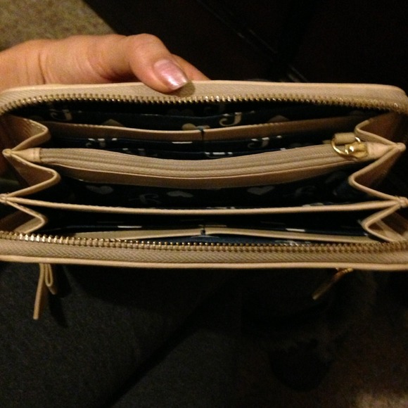 Wallet - Picture 2 of 4