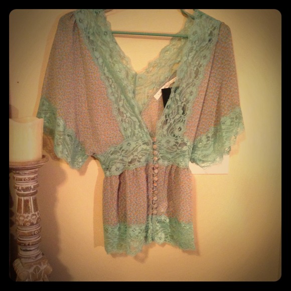 Blue Bird Tops - Floral print top