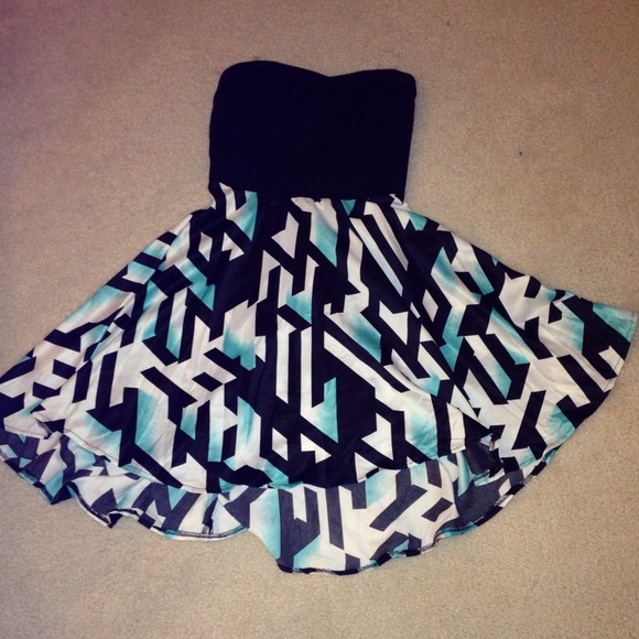 ❌SOLD❌ Strapless patterned Charlotte Russe dress