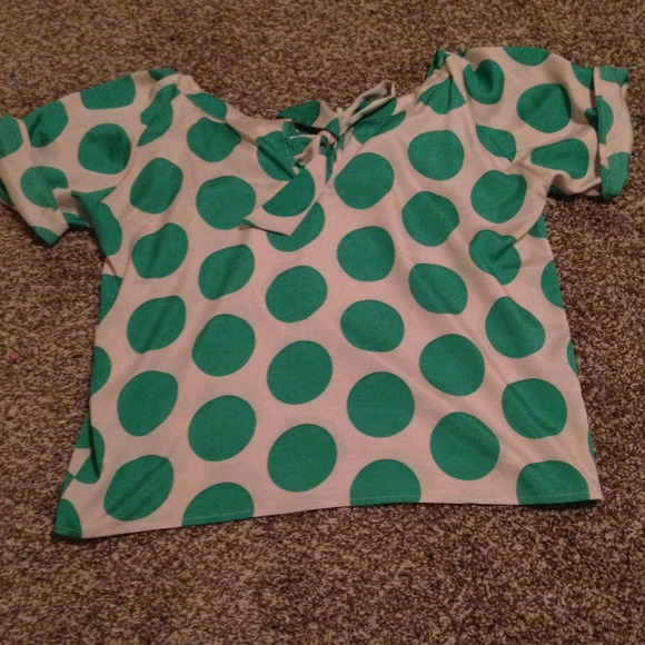 Cute Green Polka Dot Top - Picture 2 of 2