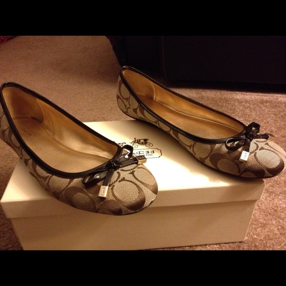 💥Reduced 💥Coach flats need to Sell! - Picture 2 of 4