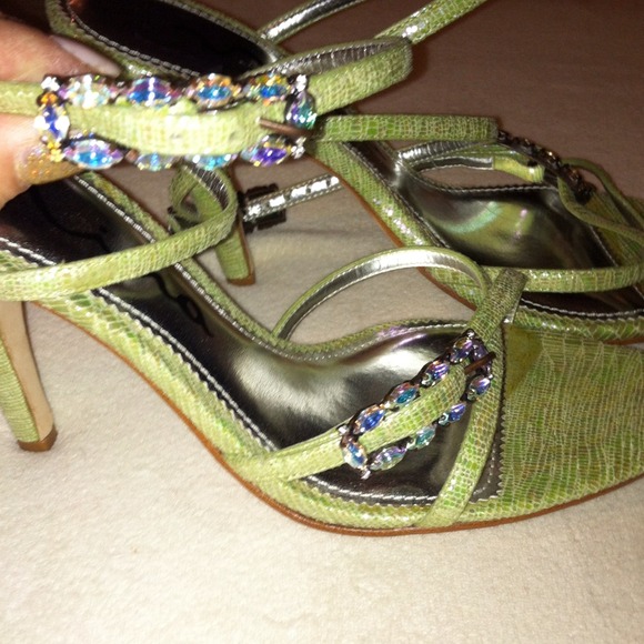 👠lime green heels👠💚💚