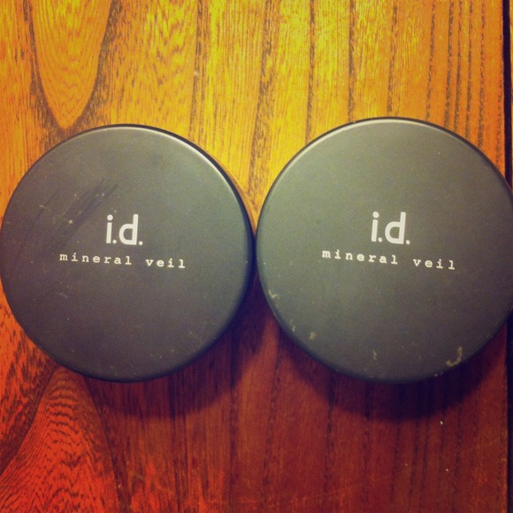 Bundle 2 B.E. Mineral Veil jumbo size!