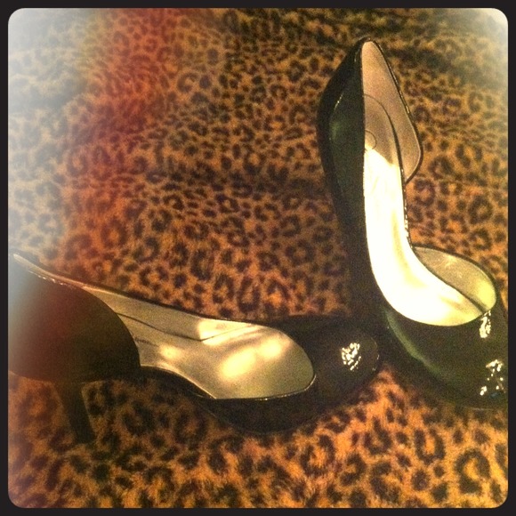 REDUCED Black Jessica Simpson heels.