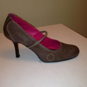 N.Y.L.A  Mary Jane pump