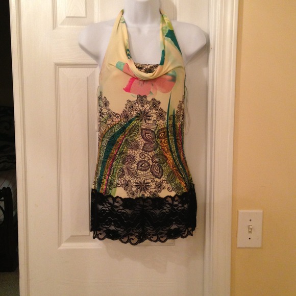 ✳Bundled✳Wet seal cute top