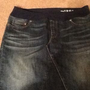 Gap maternity jean skirt size 28/6