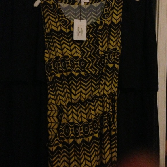 Tribal dress - Picture 2 of 3