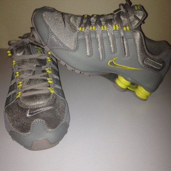 Brand new! Nike Shox Size 8