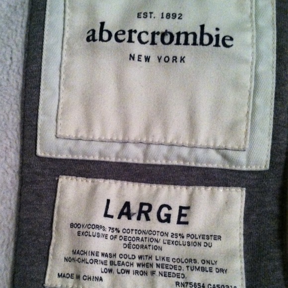gray and white Abercrombie jacket - Picture 2 of 3