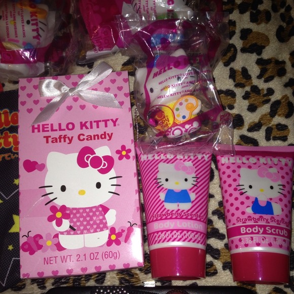 🚫sold🚫Hello kitty bundle - Picture 3 of 4