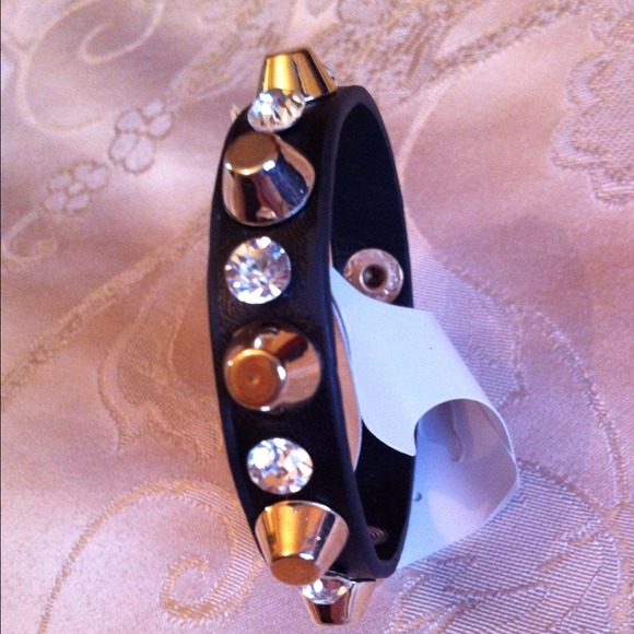 ❌SOLD❌NEW Faux Leather Cuff Studs and Rhinestones - Picture 2 of 3