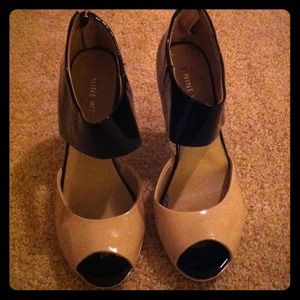 5 1/2 tuxedo Nine West heels-RESERVED