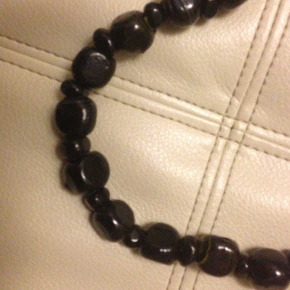 Black bead necklace - Picture 3 of 3
