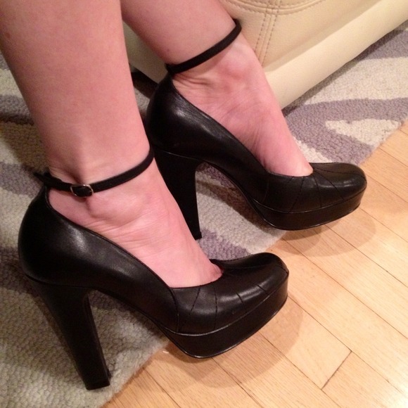 Steve Madden Black Leather Mary Jane Platforms