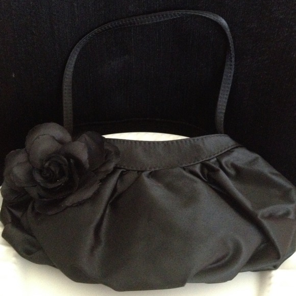 Small satin evening clutch w/Rose pin