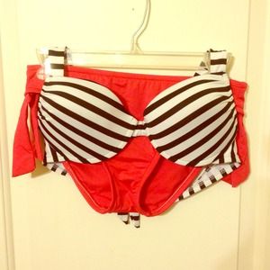 💥ON HOLD💥🔮B&W + Hot Pink bikini! 😍