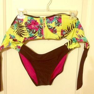 💥ON HOLD💥🔮HOT! Neon Floral Bikini!