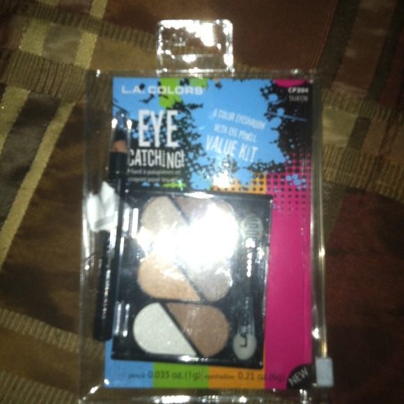 Eyeshadow with eyeliner