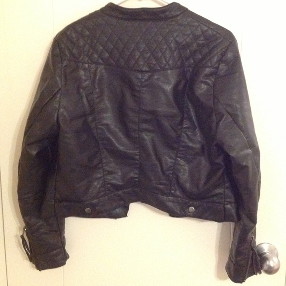 🚫Sold🚫Imitation leather jacket - Picture 2 of 2