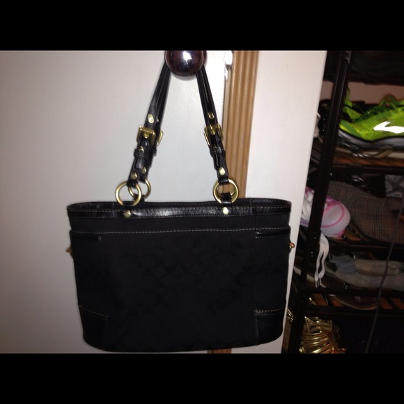 ***SOLD******Authentic coach bag
