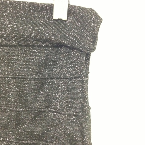 Black skirt with gold sparkles. - Picture 2 of 3